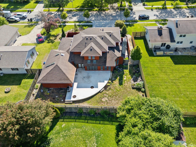 Listing Image 4