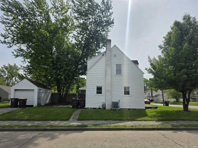 Listing Image 3