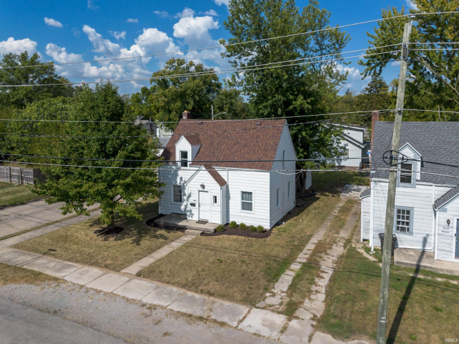 Listing Image 4