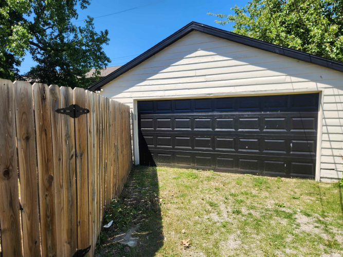 Listing Image 16
