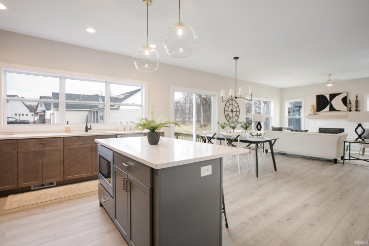 Listing Image 15