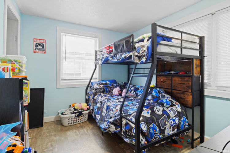 Listing Image 17