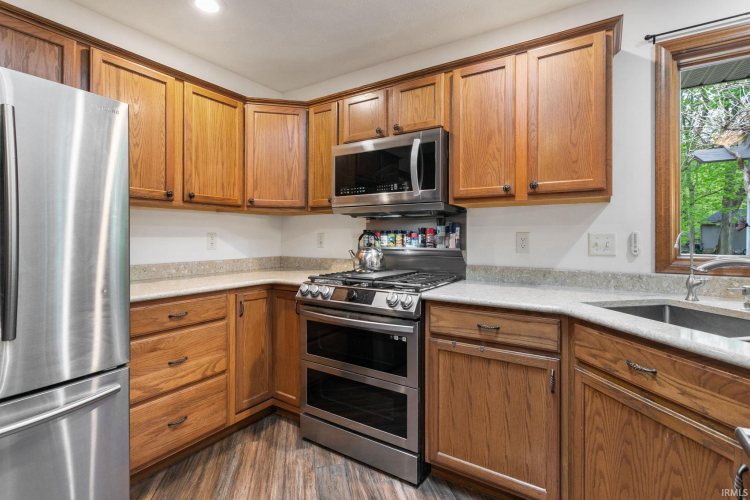Listing Image 9
