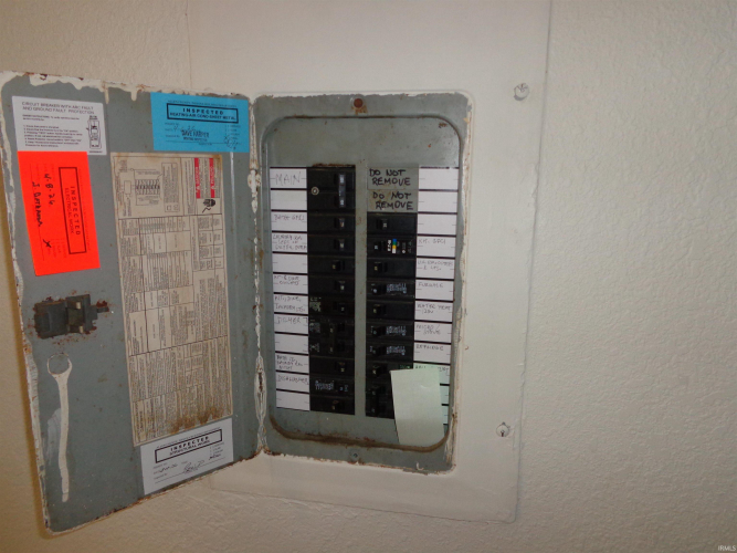 Listing Image 12