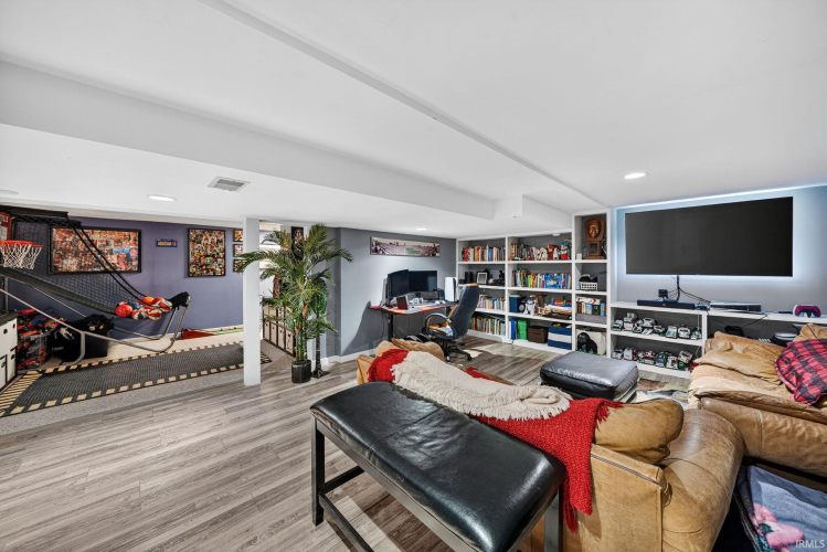 Listing Image 21