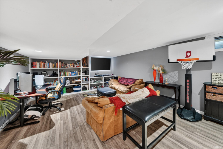 Listing Image 22