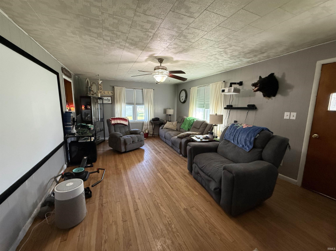 Listing Image 17