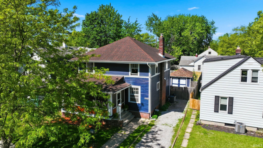 Listing Image 4