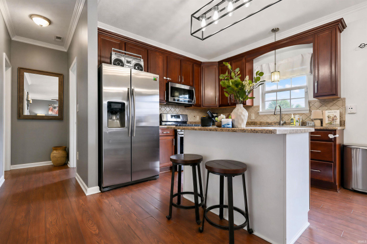 Listing Image 10
