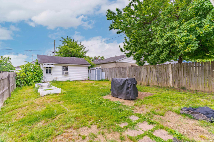 Listing Image 17