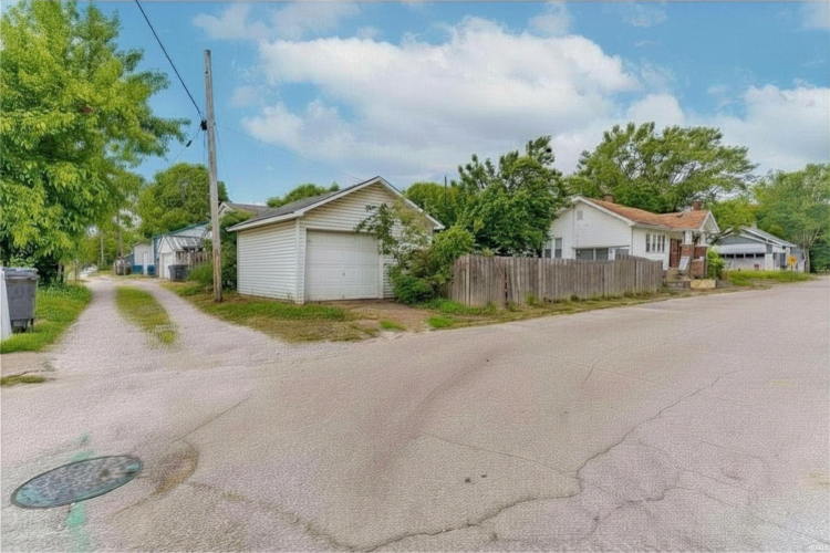Listing Image 19