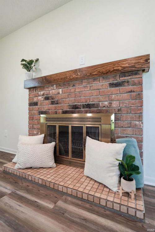 Listing Image 16