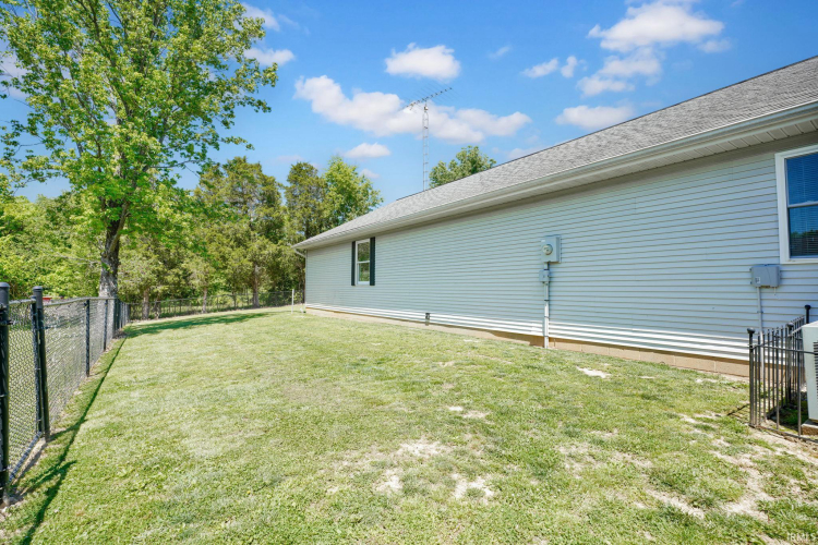 Listing Image 19