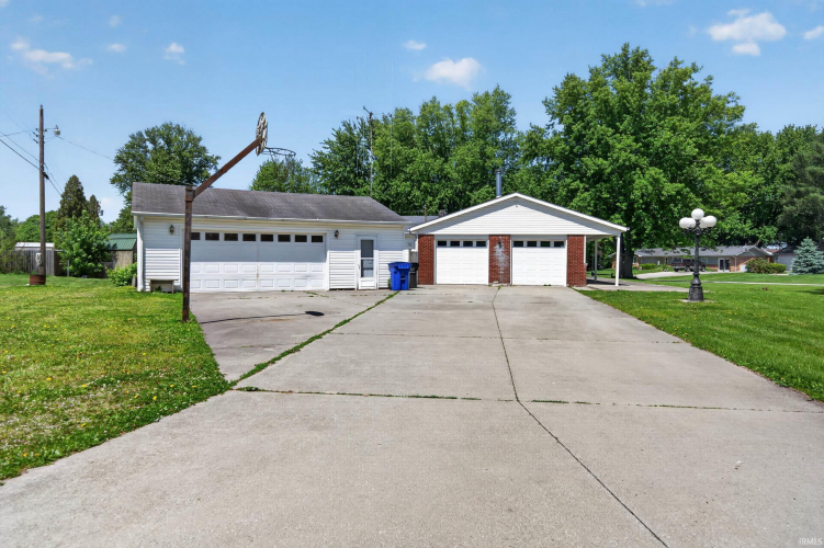 Listing Image 3
