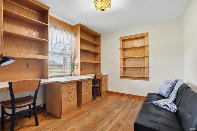 Listing Image 11