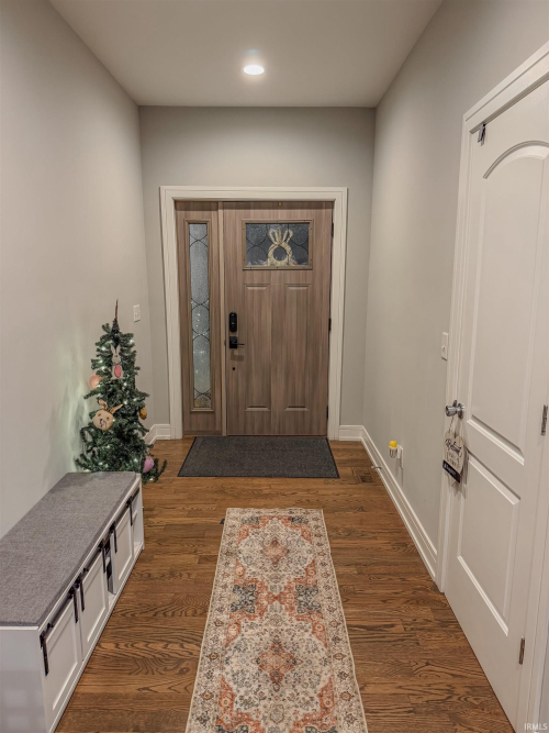 Listing Image 4