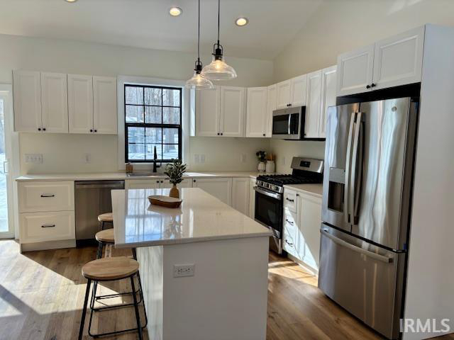 Listing Image 4