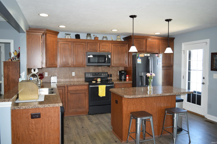 Listing Image 5