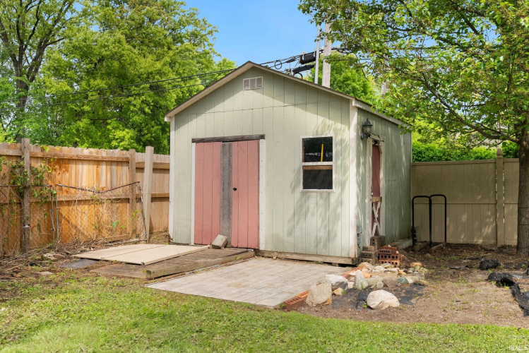 Listing Image 16