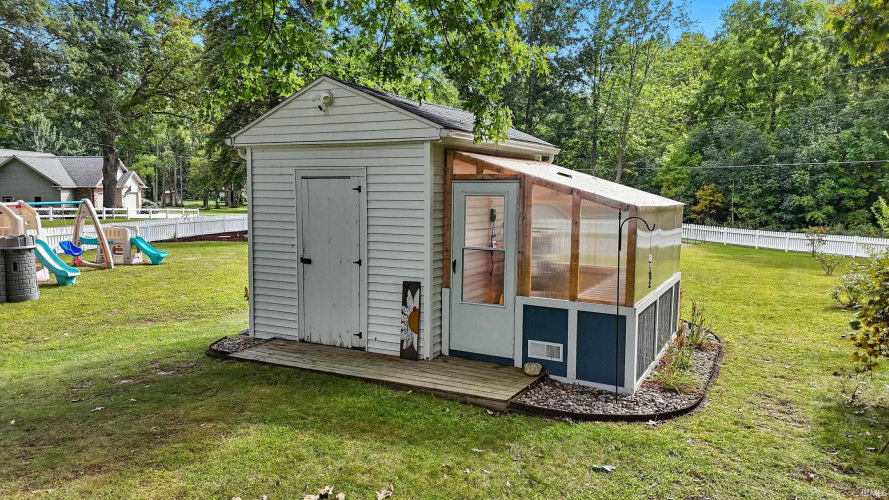 Listing Image 12