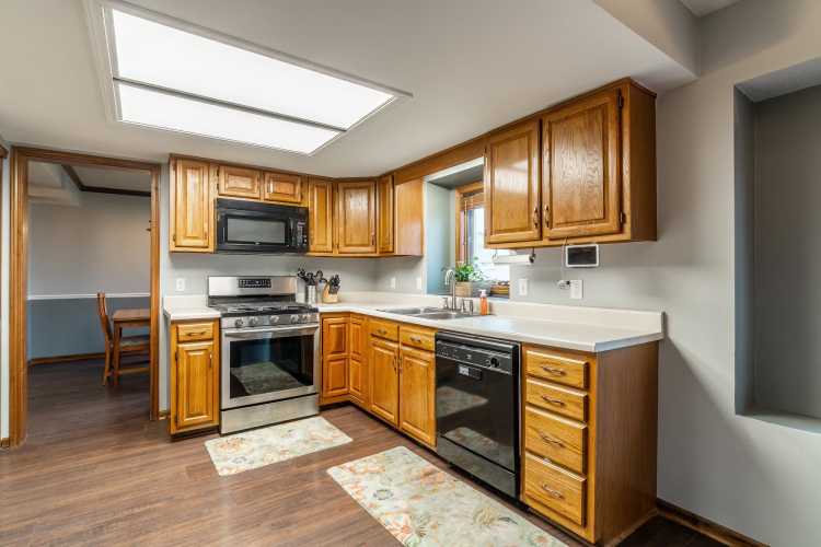 Listing Image 12
