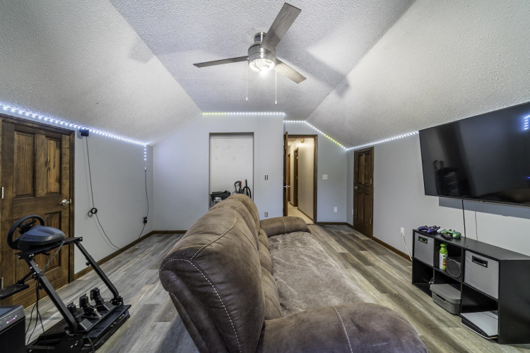 Listing Image 36