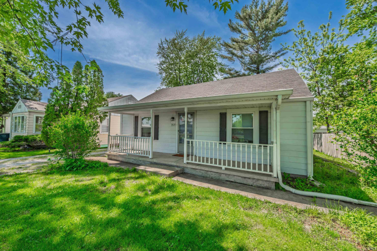 Listing Image 16
