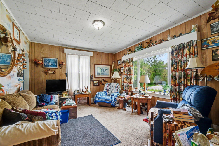 Listing Image 11