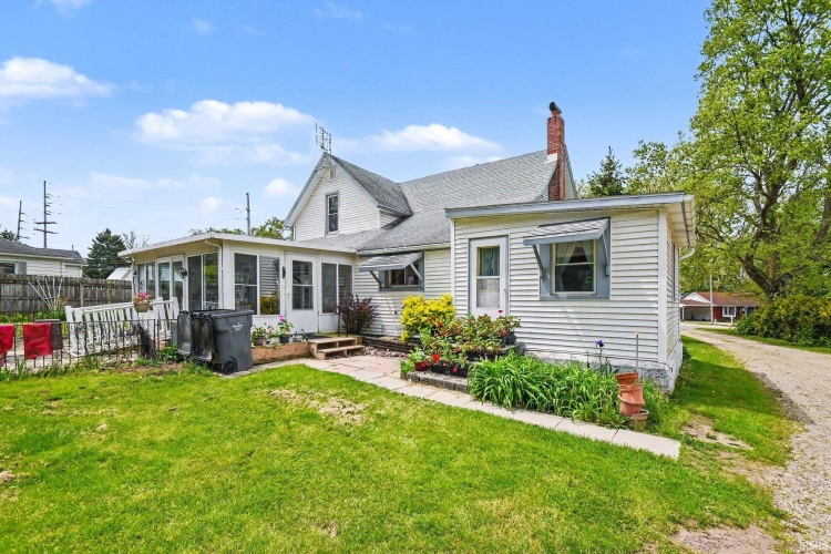 Listing Image 4