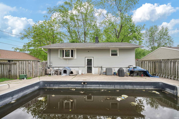 Listing Image 17