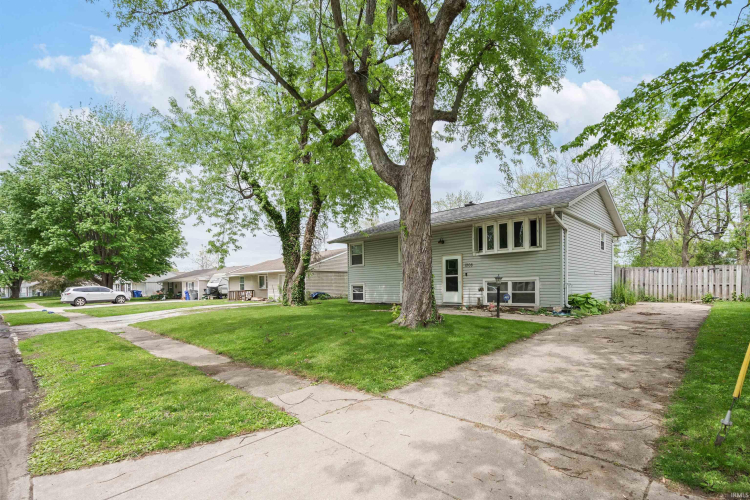 Listing Image 3