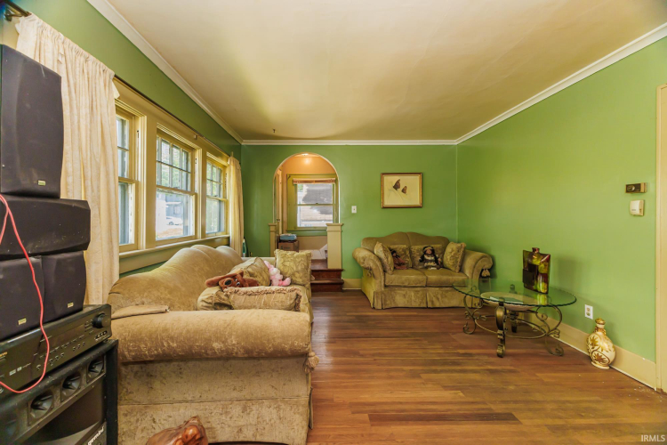 Listing Image 12