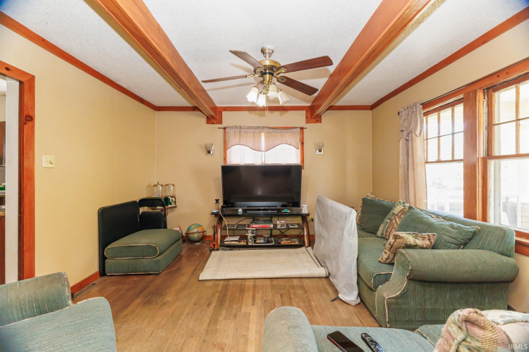 Listing Image 8
