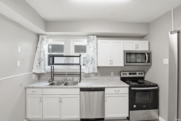 Listing Image 13