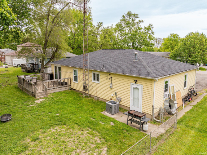 Listing Image 4