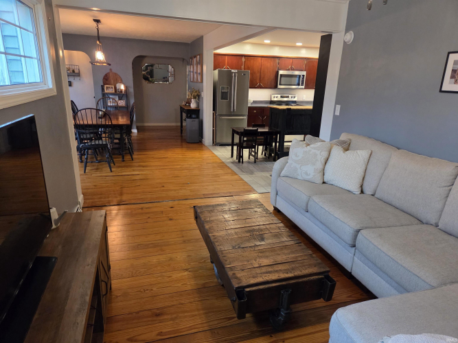 Listing Image 19