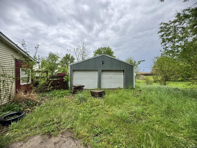 Listing Image 4