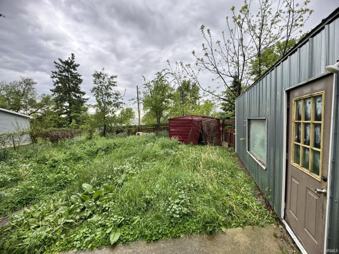Listing Image 6