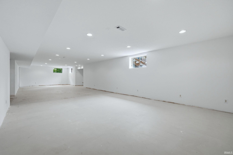 Listing Image 24
