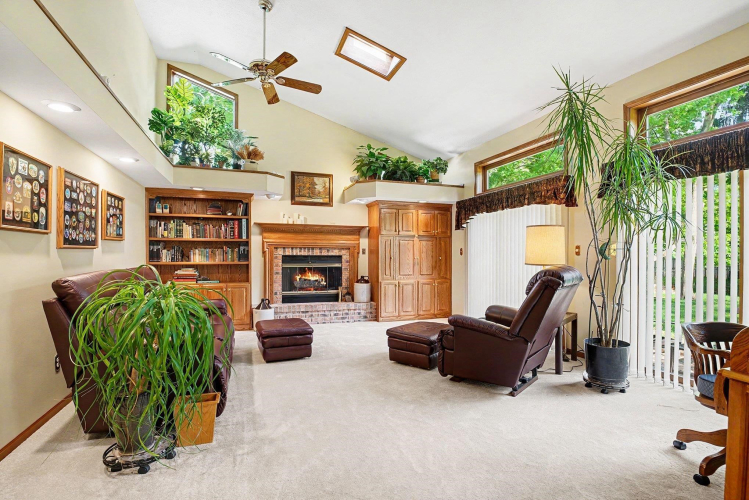 Listing Image 16