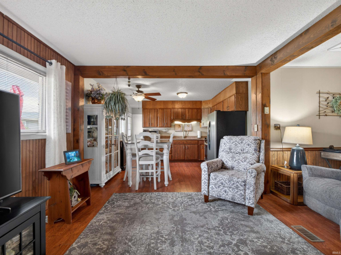 Listing Image 14