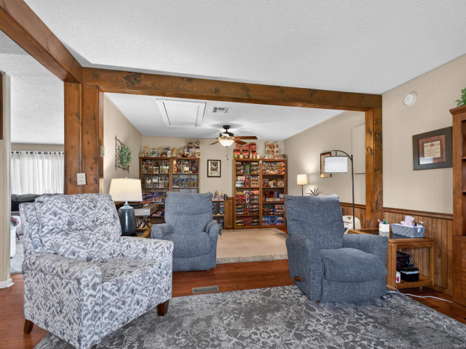 Listing Image 16