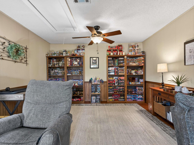 Listing Image 17