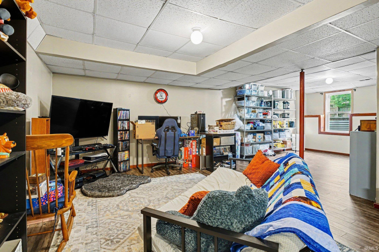 Listing Image 19