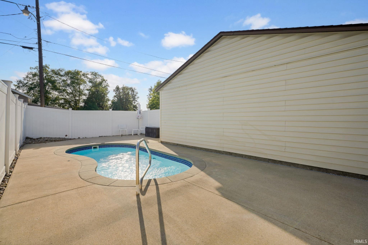 Listing Image 23