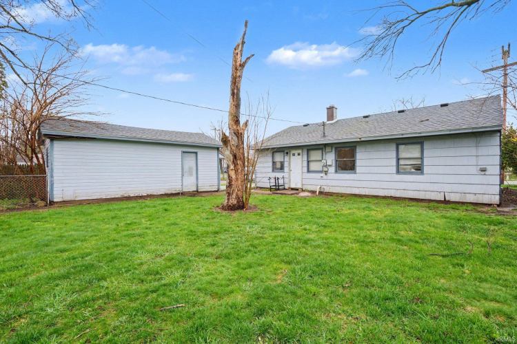 Listing Image 12