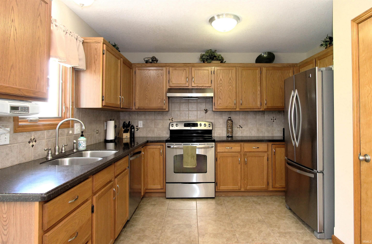 Listing Image 12