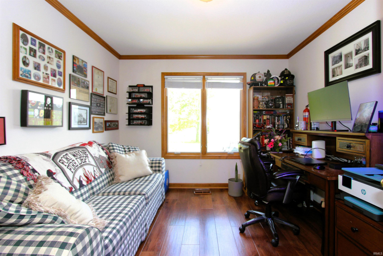 Listing Image 7
