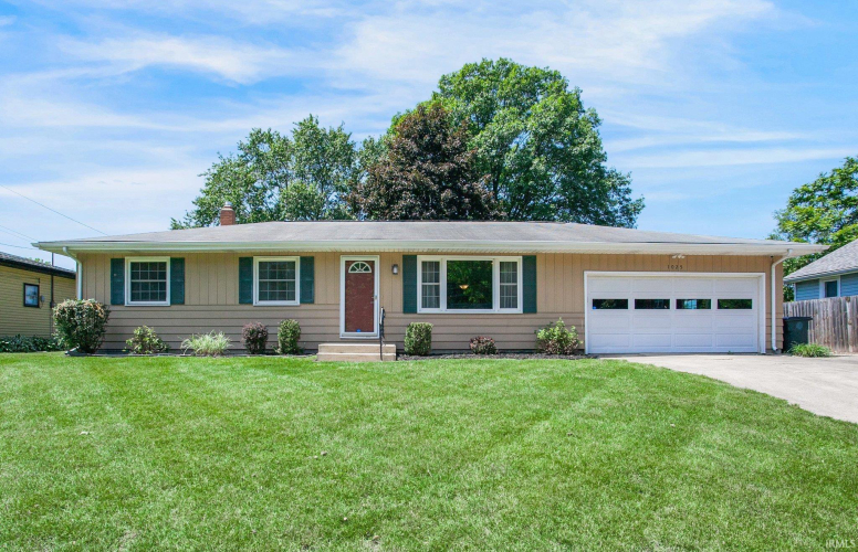 1025 N Twyckenham Drive South Bend IN 46617-1633 (House For Sale) | MLS 202619195 1025 N Twyckenham Drive South Bend IN 46617-1633 (House For Sale) | MLS 202619195
