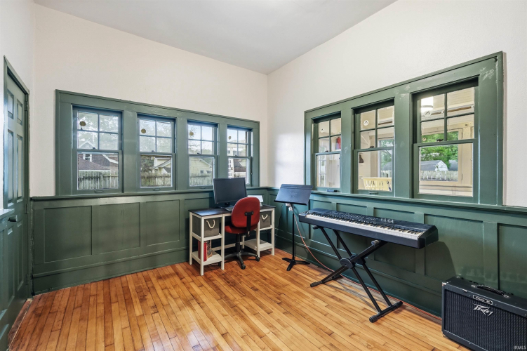 Listing Image 18